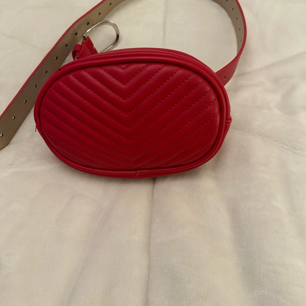 NWT read belt purse.